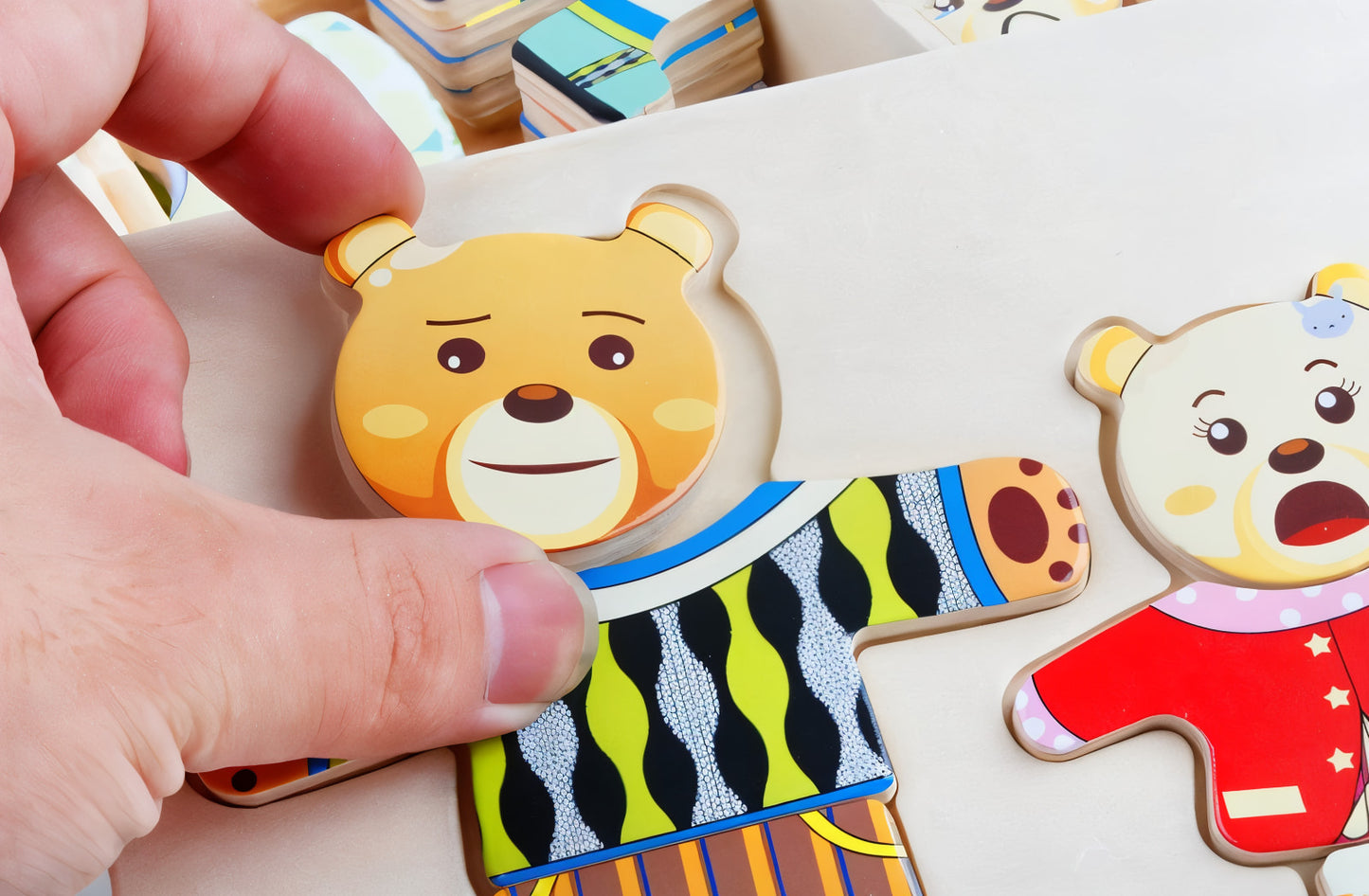 Puzzle Habillage en Bois – Éléphant & Ours à Habiller