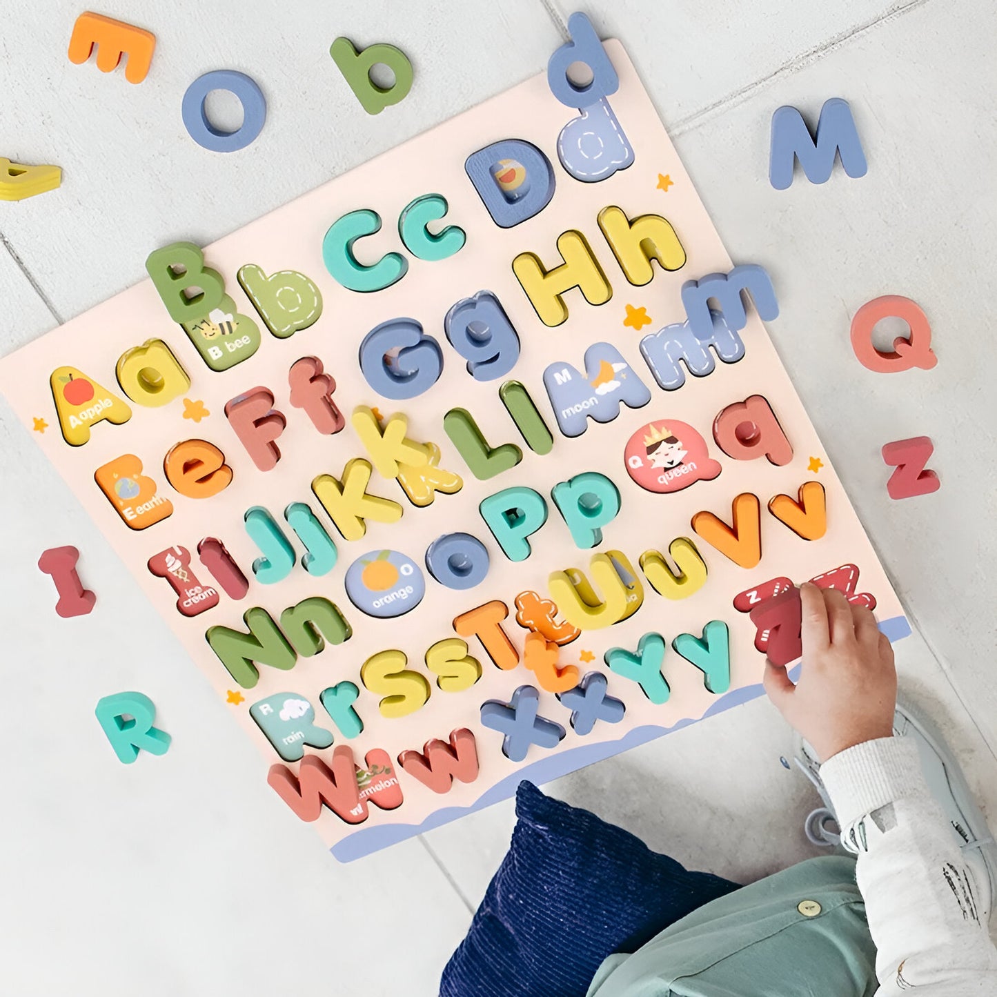 Apprends l'Alphabet et l'Anglais : Lettres Majuscules, Minuscules et Mots Associés